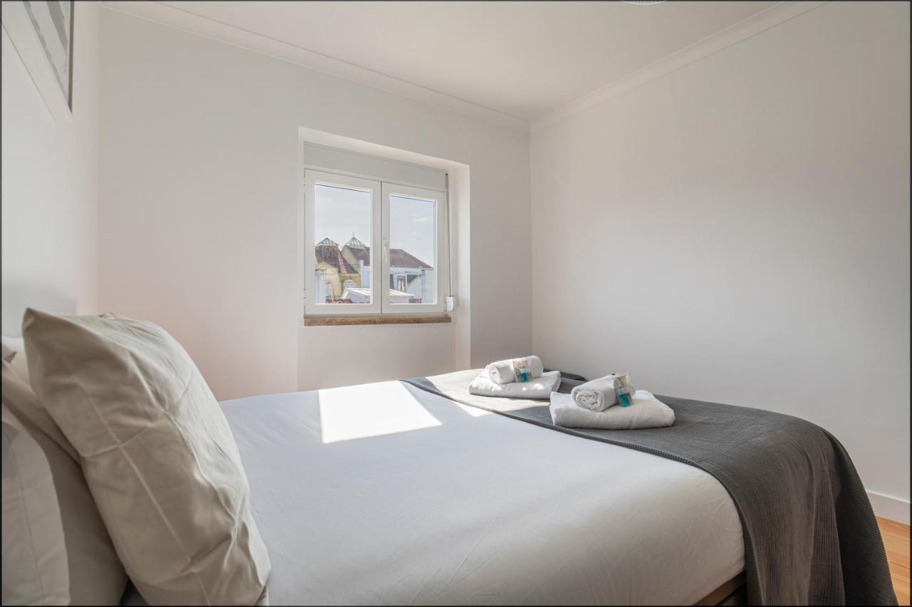 Lovelystay - Sunny 1Bdr Apartment W/Terrace Lisbon Exterior photo