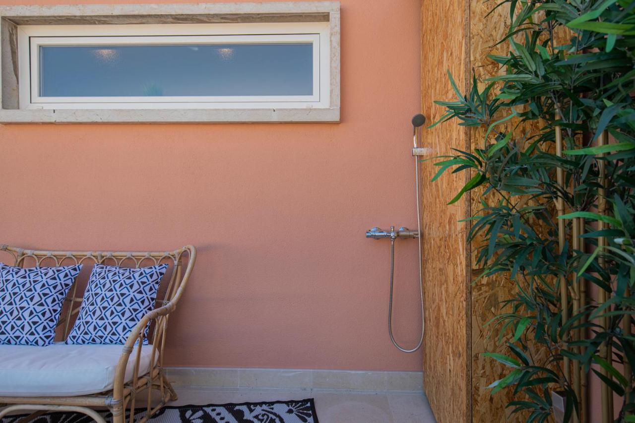 Lovelystay - Sunny 1Bdr Apartment W/Terrace Lisbon Exterior photo