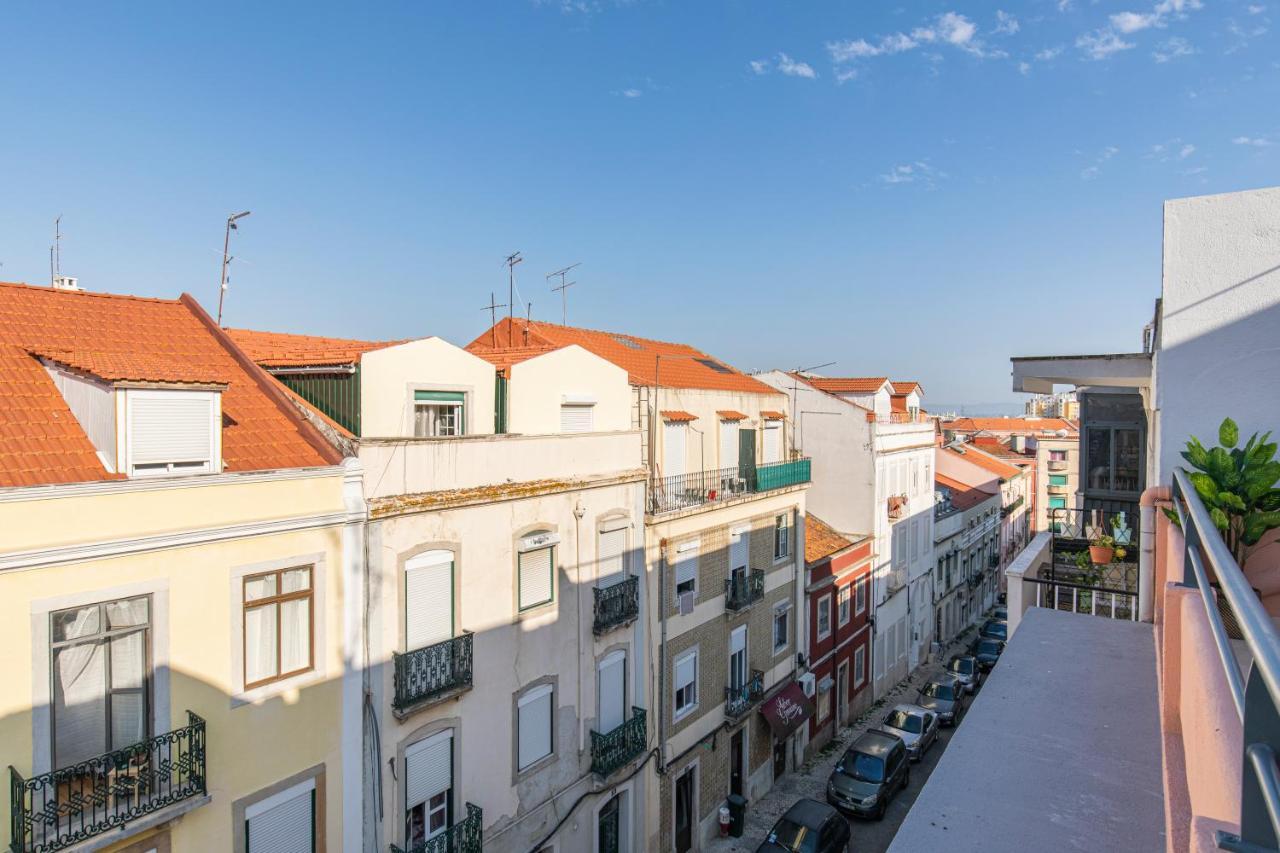 Lovelystay - Sunny 1Bdr Apartment W/Terrace Lisbon Exterior photo