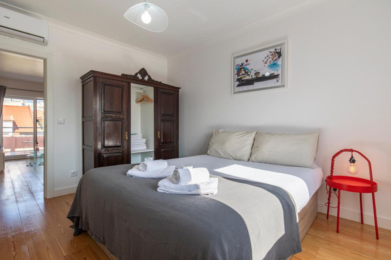 Lovelystay - Sunny 1Bdr Apartment W/Terrace Lisbon Exterior photo