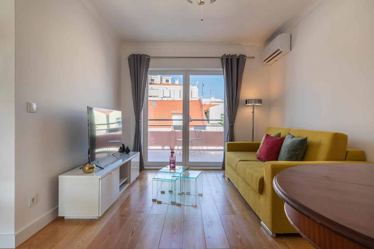 Lovelystay - Sunny 1Bdr Apartment W/Terrace Lisbon Exterior photo