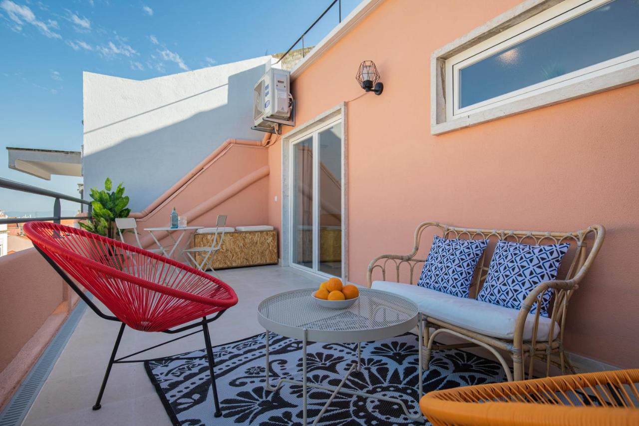 Lovelystay - Sunny 1Bdr Apartment W/Terrace Lisbon Exterior photo