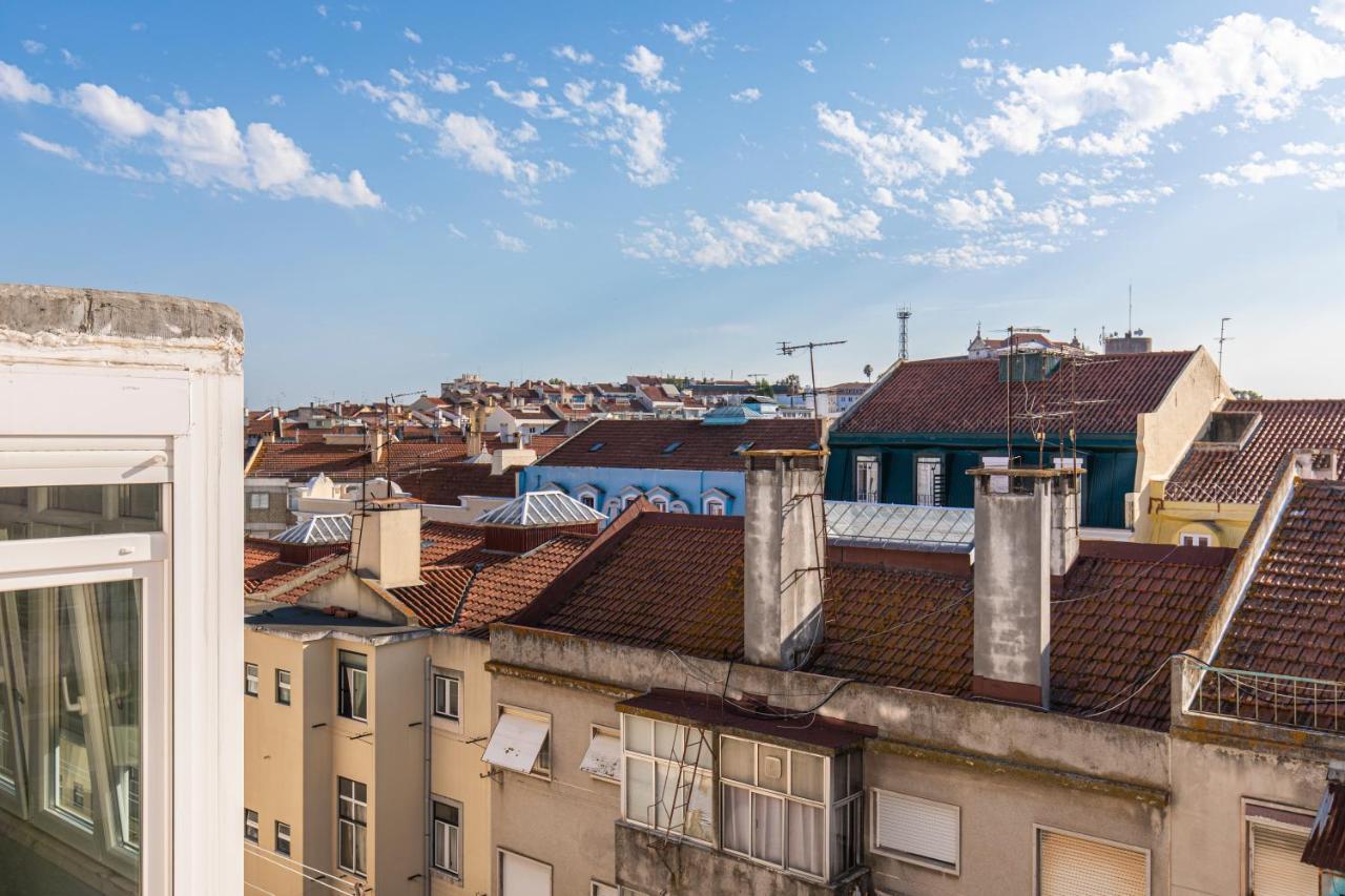 Lovelystay - Sunny 1Bdr Apartment W/Terrace Lisbon Exterior photo